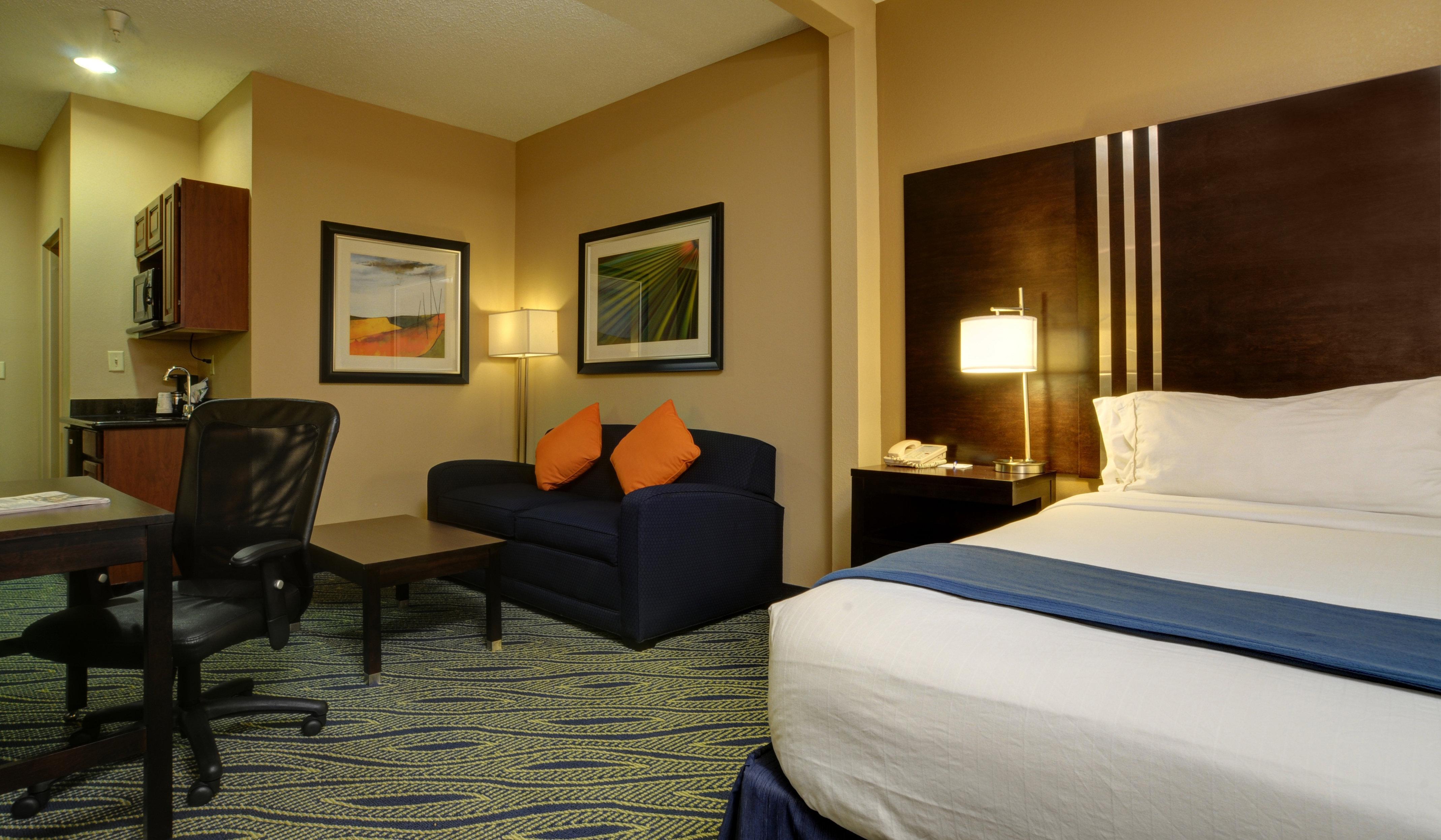 Holiday Inn Express & Suites Midwest City By Ihg Eksteriør bilde