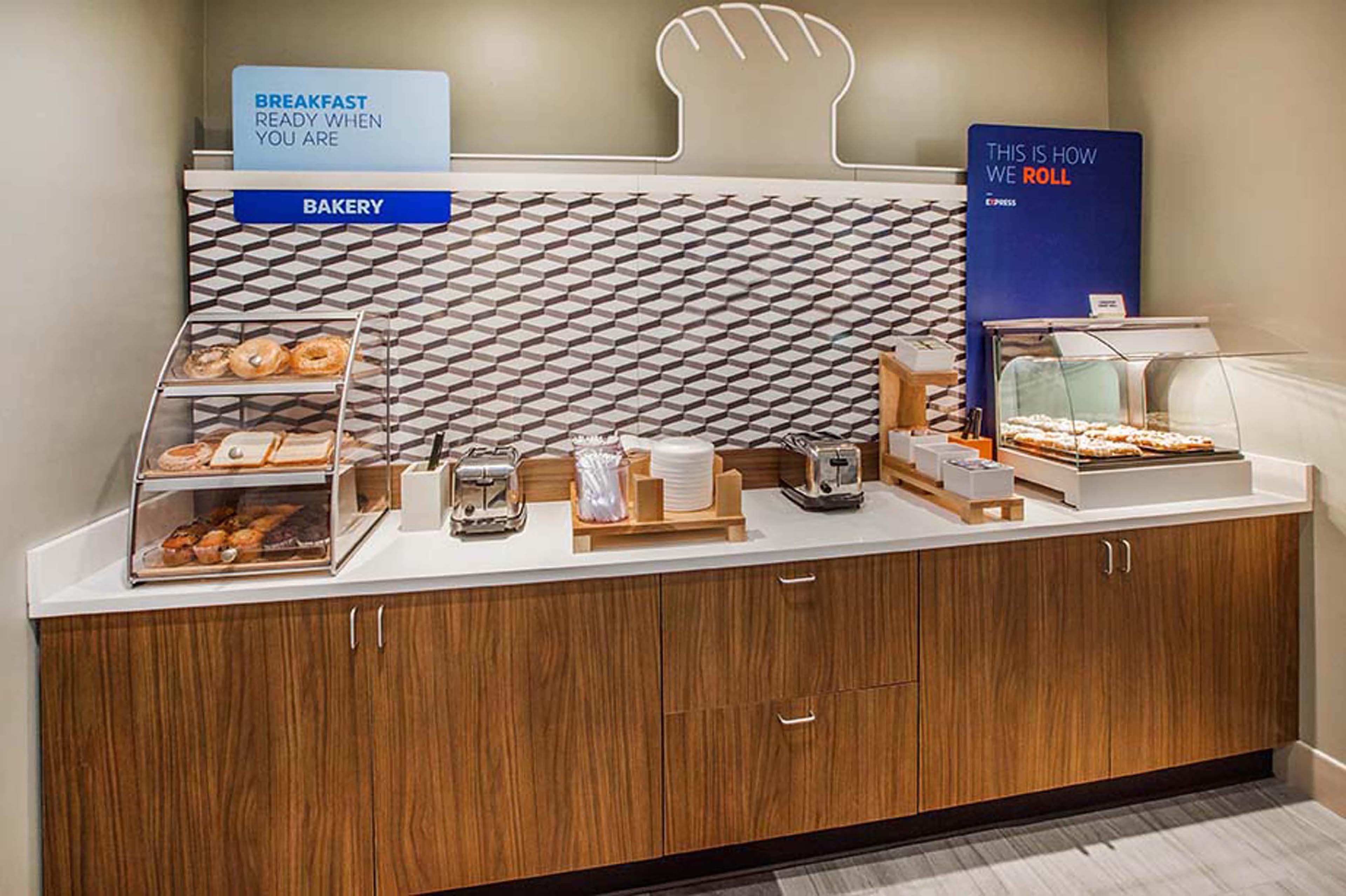 Holiday Inn Express & Suites Midwest City By Ihg Eksteriør bilde