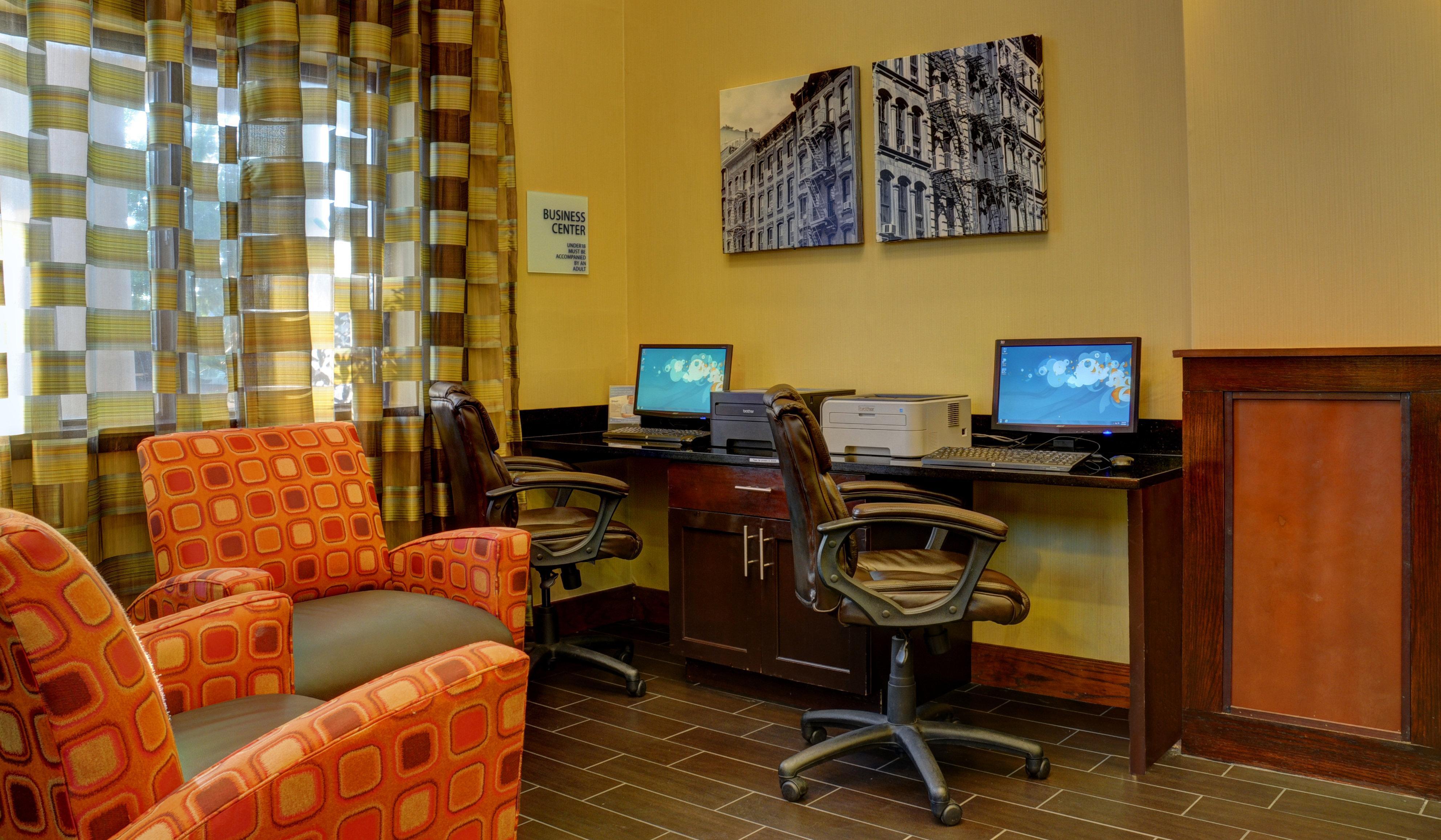 Holiday Inn Express & Suites Midwest City By Ihg Eksteriør bilde