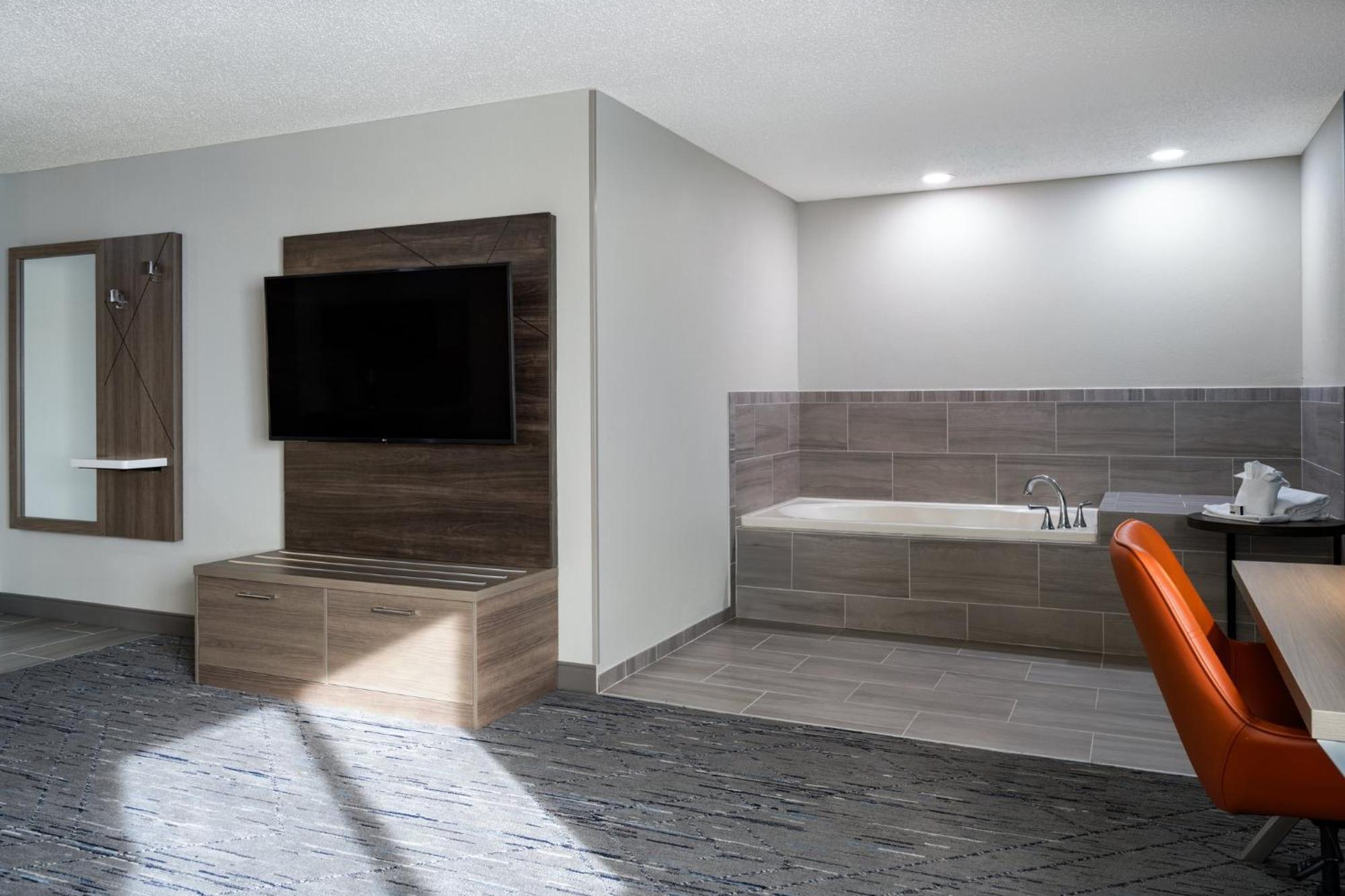 Holiday Inn Express & Suites Midwest City By Ihg Eksteriør bilde