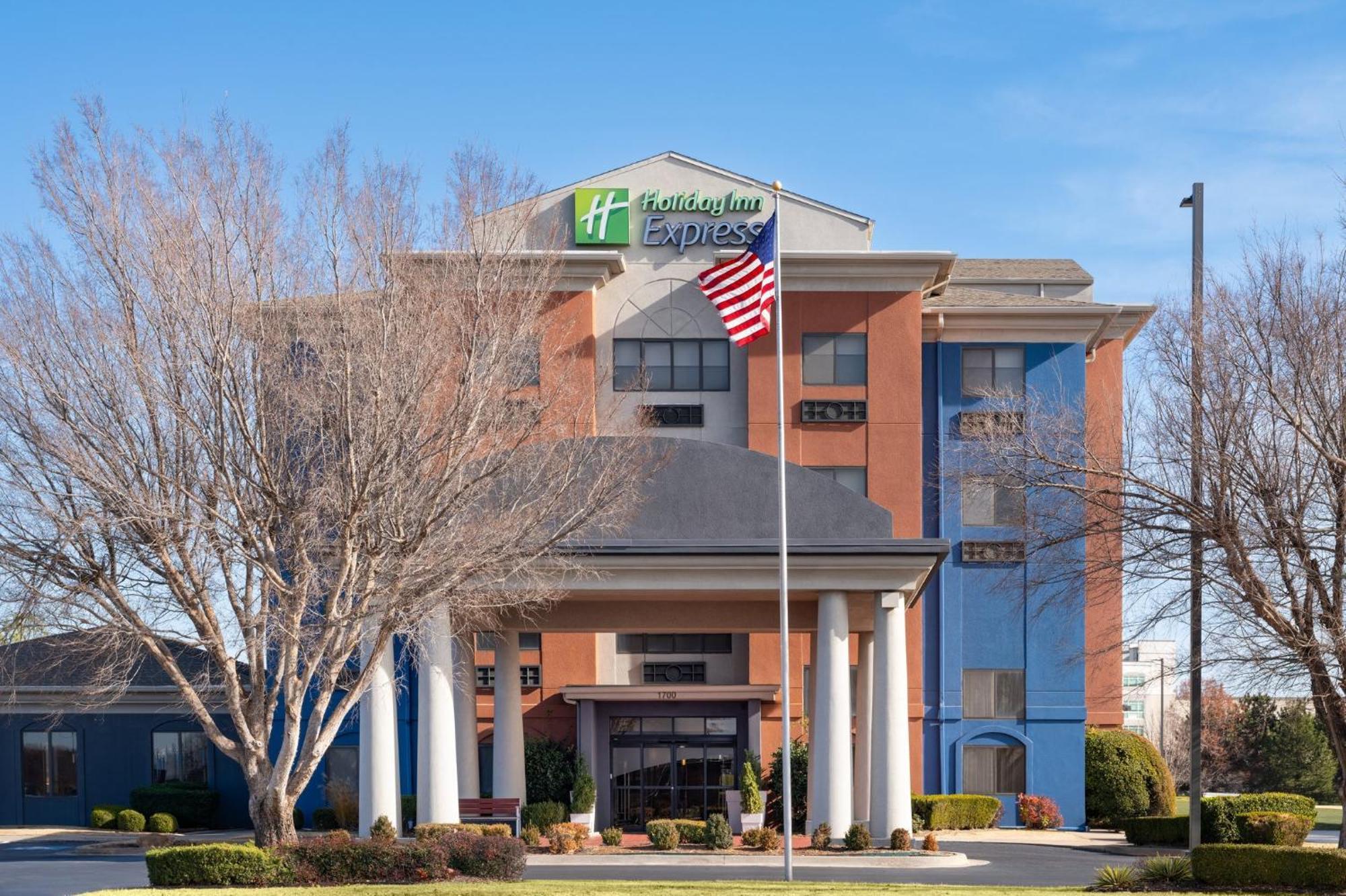 Holiday Inn Express & Suites Midwest City By Ihg Eksteriør bilde
