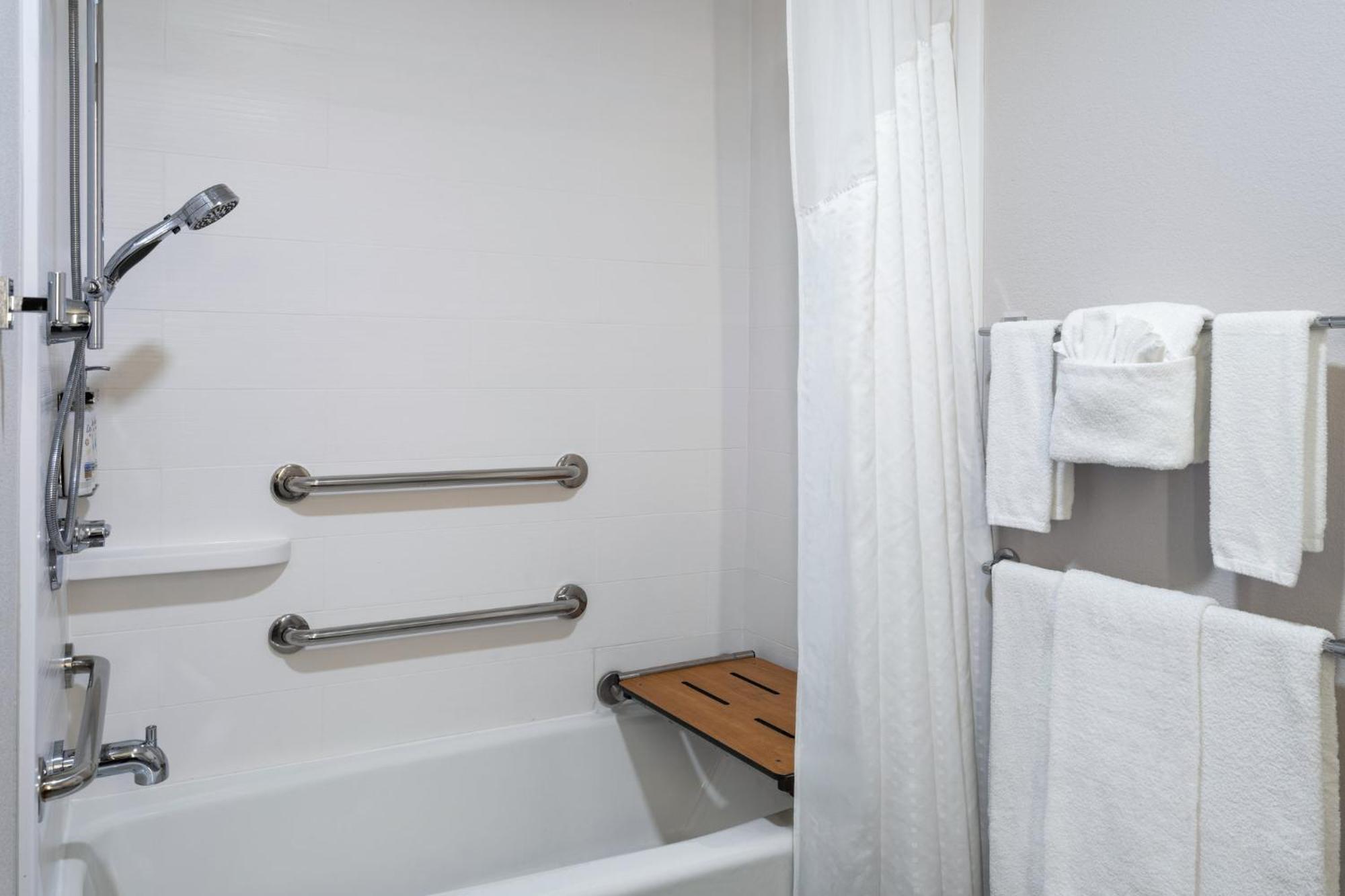 Holiday Inn Express & Suites Midwest City By Ihg Eksteriør bilde